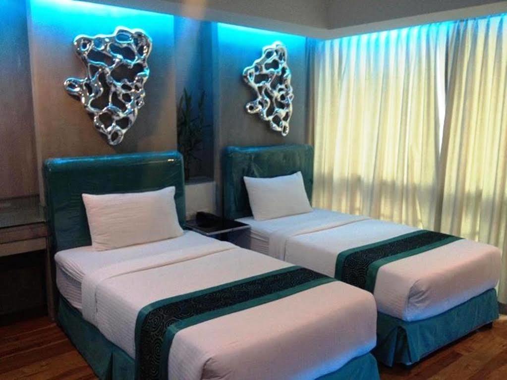 Blutique Hotel Bangkok Ngoại thất bức ảnh